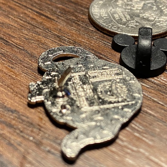 Disney Park Tweedle Dee Alice in Wonderland Tea Pot Hidden Mickey 3 of 5 pin - Picture 5 of 5